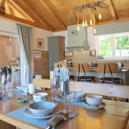 Сasa de vacaciones Family Friendly House With A Swimming Pool Ljutici, Krk - 25039